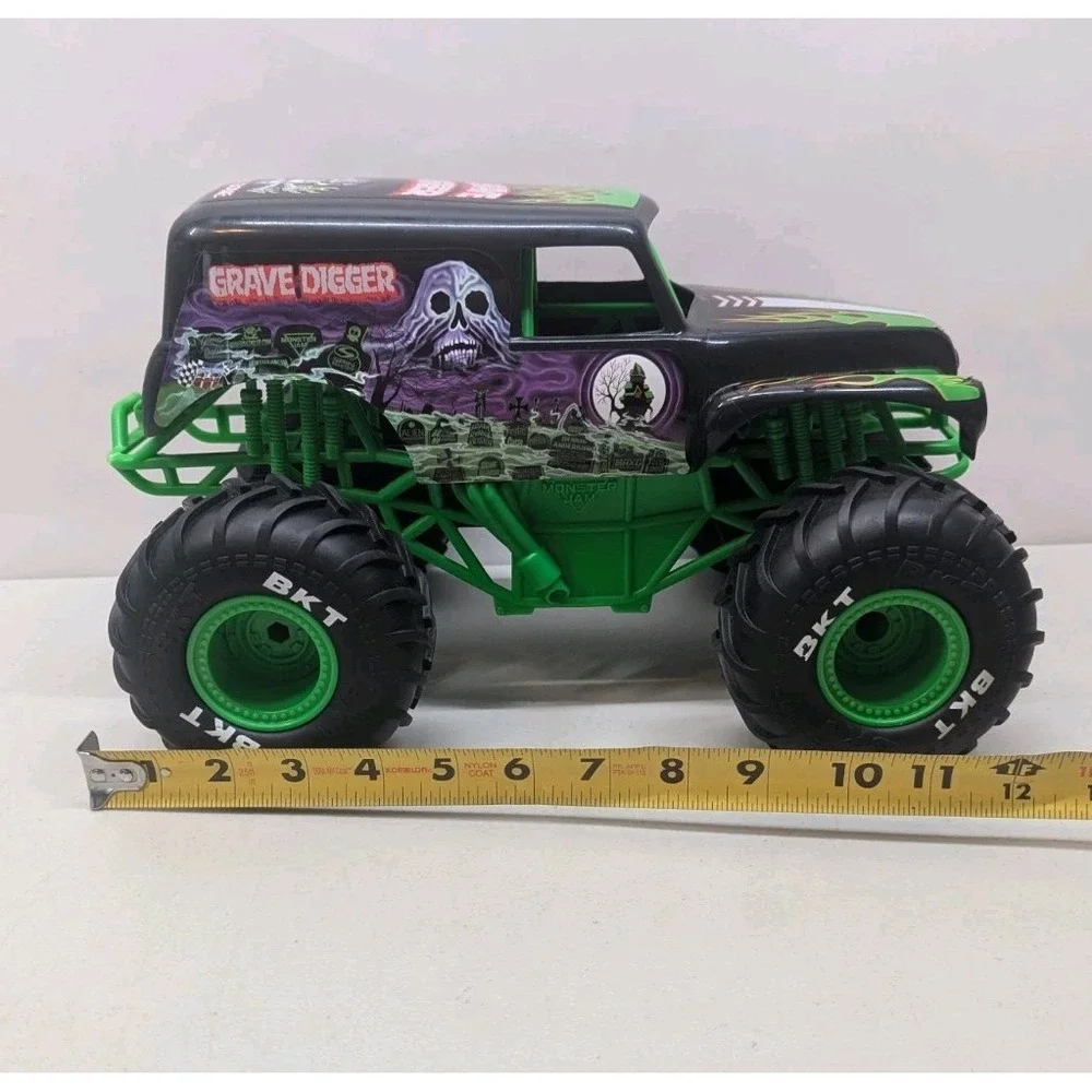 Monster Jam Spin Master Grave Digger 1:15 RC Truck Model 66801 - No Remote *Read
